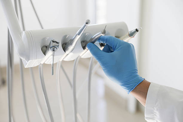 Professional Emergency Dentist technician working in Kaukauna, WI